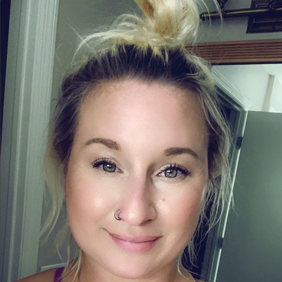 Meet your Posher, Elizabeth - Picture 1 of 1